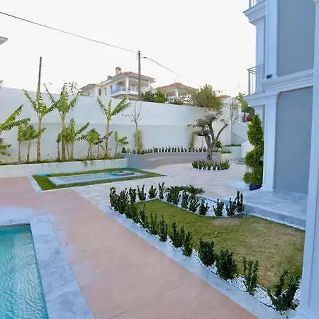 Appartement Merkezde Havuzlu Bahceli Daire *
